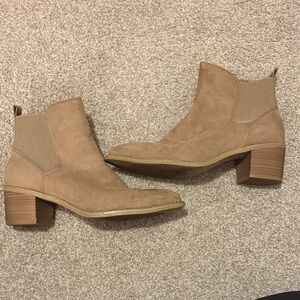 Universal Thread Light Brown Ankle Booties